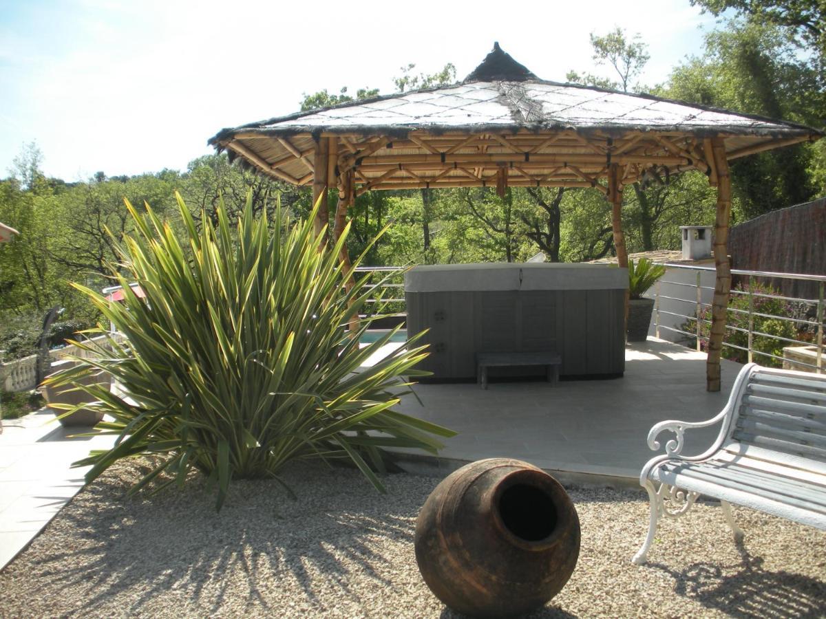 Villa Jalna Chambre, Suites Et Appartement Roquefort-les-Pins Exterior photo